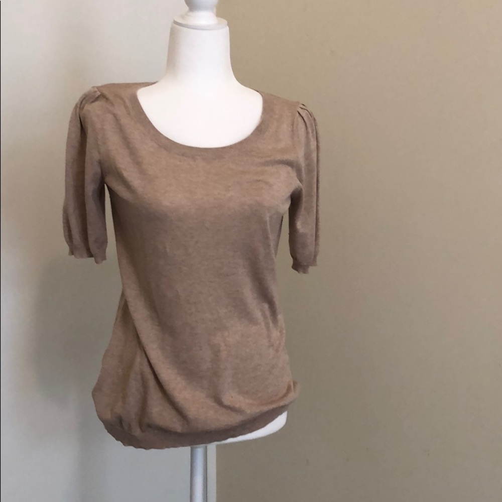 Short sleeve sweater